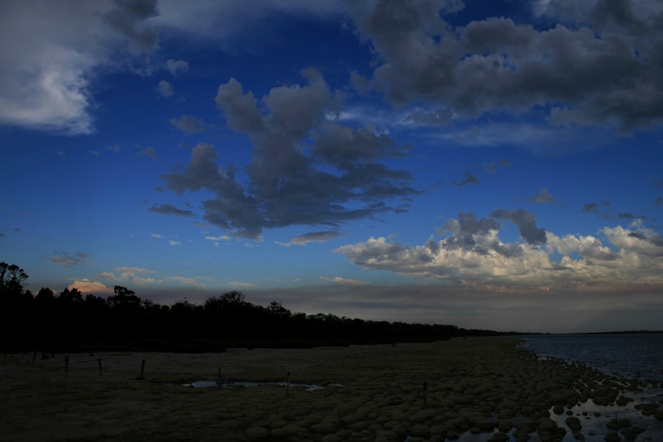 Using Spring Tags to output images